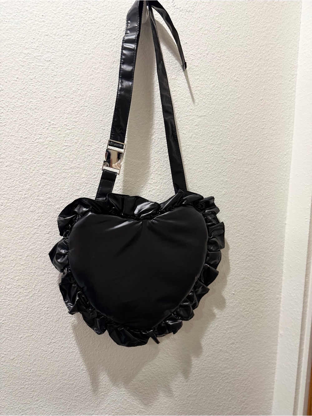 Castle Hearts Black Heart-Shaped Ruffle Crossbody Bag